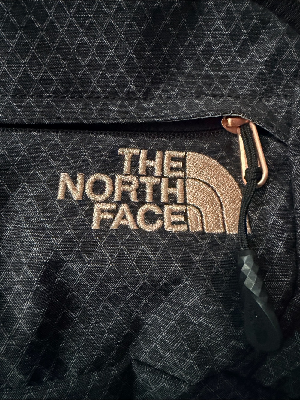 The North Face Recon Backpack - Black/Gray/Rosegold zippers